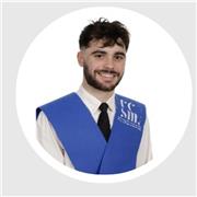 Se ofrecen clases de batería y piano. A su vez también se ofrecen de lenguaje musical